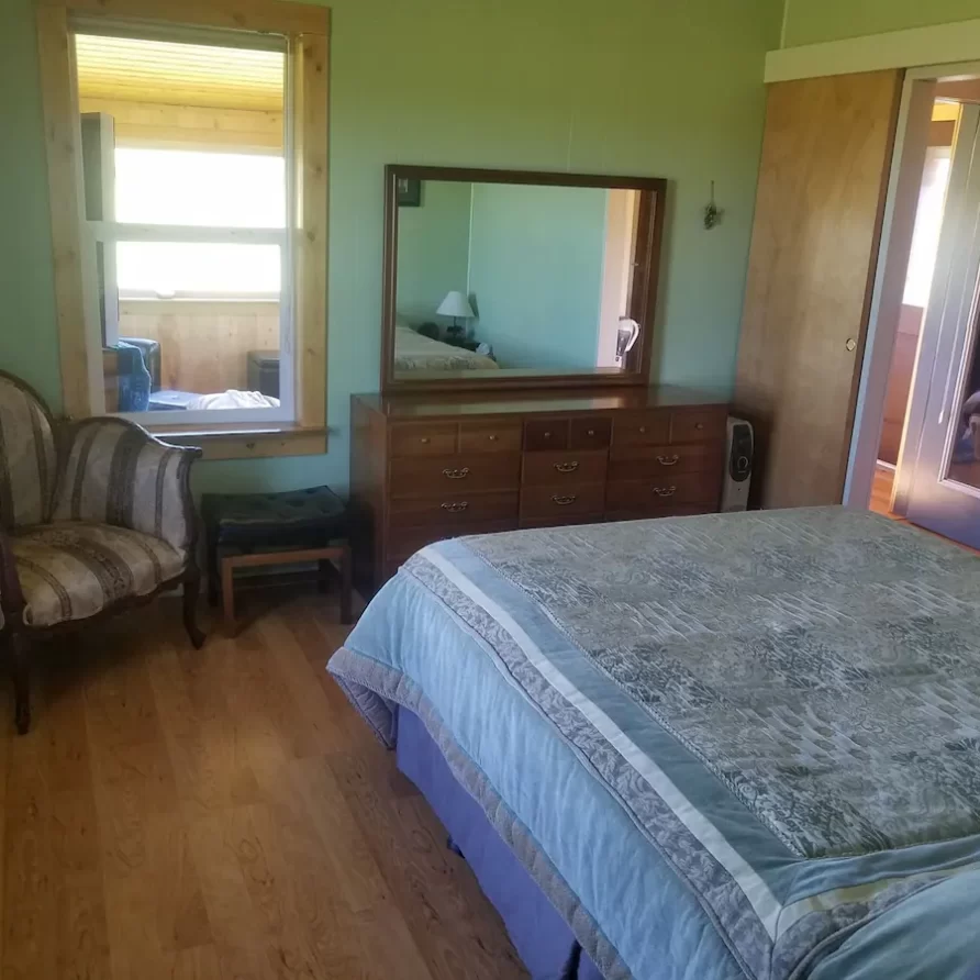 Cabin's bedroom